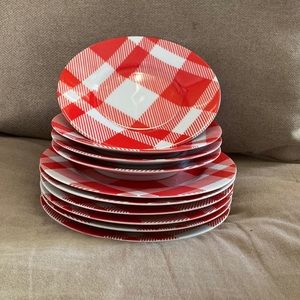 Set of saucers